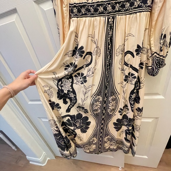 FARM RIO Elegant Black and Cream Floral Dress - Picture 8 of 8